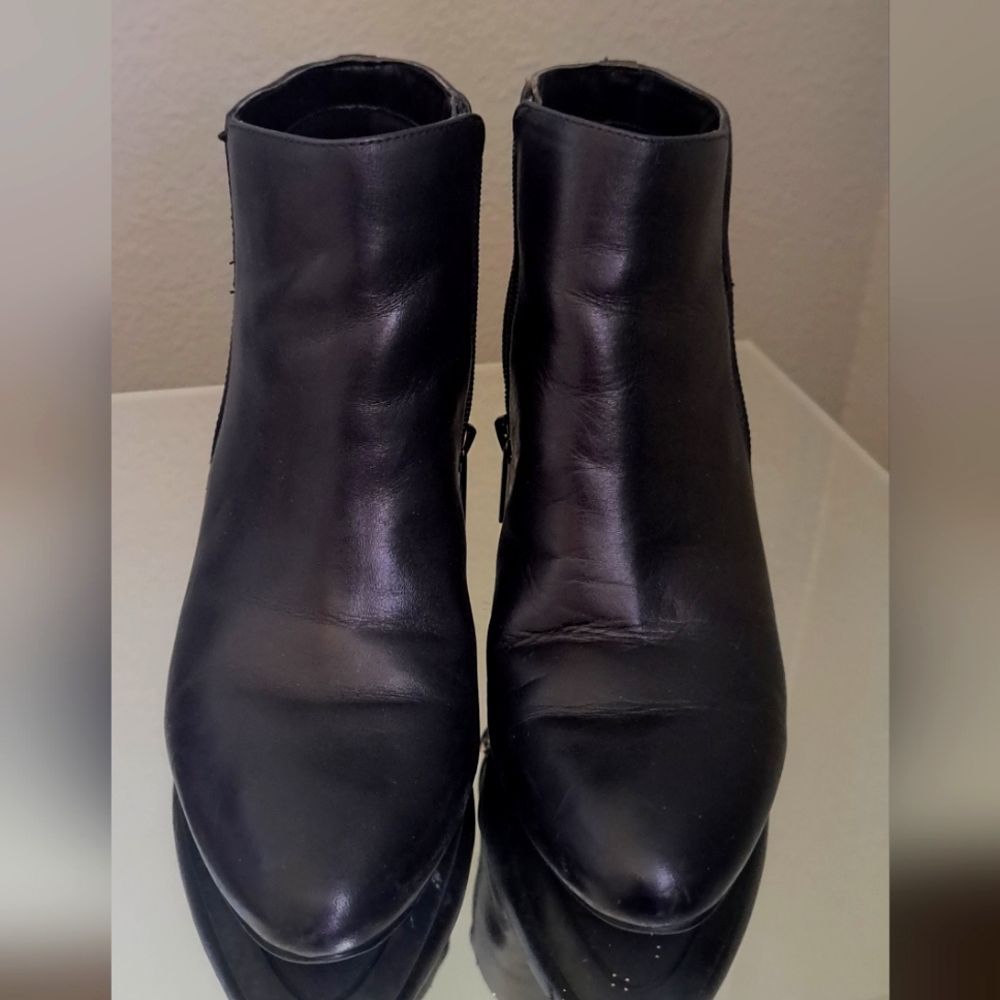 Bandolino black sm heeled boots  women's size 6.5